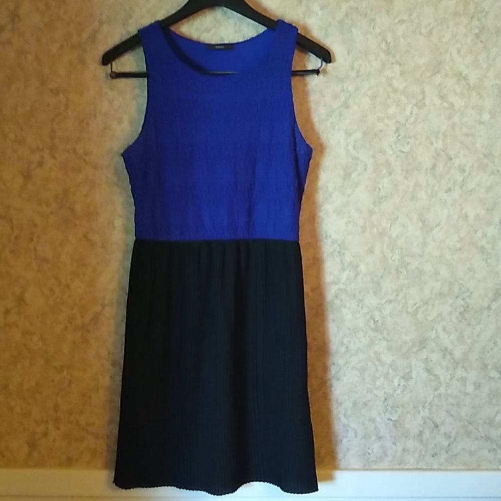 Lightweight two tone womens dress